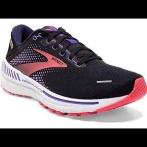 Brooks Adrenaline GTS 22 Size 8 D (wide) - Gently Used